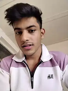 kingkartik7 online show from January 30, 2025, 8:42 pm