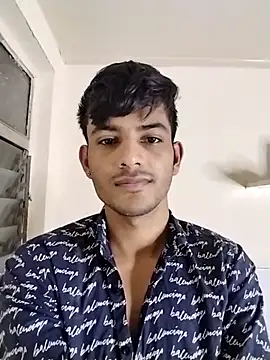 kingkartik7 online show from February 12, 2025, 10:04 pm