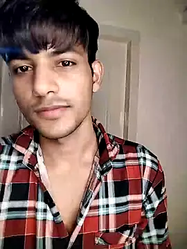 kingkartik7 online show from February 26, 2025, 5:50 pm