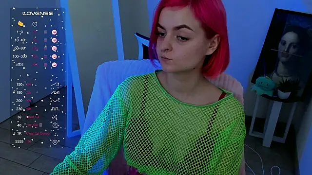 Snapshot of Fire_Bestie chatting on December 3, 2024, 2:05 pm Fire Bestie online show from December 3, 2024, 2:05 pm