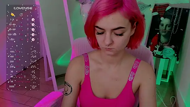 Snapshot of Fire_Bestie chatting on December 30, 2024, 1:58 pm Fire Bestie online show from December 30, 2024, 1:58 pm