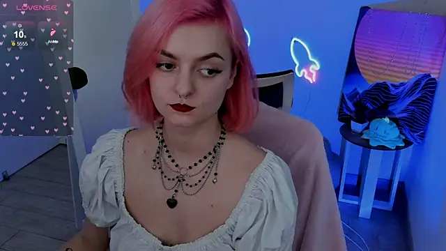 Snapshot of Fire_Bestie chatting on February 13, 2025, 1:59 pm Fire Bestie online show from February 13, 2025, 1:59 pm