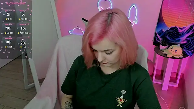 Snapshot of Fire_Bestie chatting on February 15, 2025, 4:45 pm Fire Bestie online show from February 15, 2025, 4:45 pm