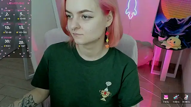 Snapshot of Fire_Bestie chatting on February 16, 2025, 7:48 am Fire Bestie online show from February 16, 2025, 7:48 am