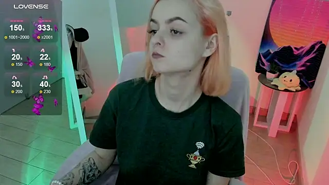 Snapshot of Fire_Bestie chatting on March 18, 2025, 1:31 pm Fire Bestie online show from March 18, 2025, 1:31 pm