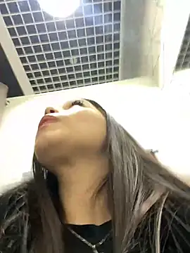 Snapshot of Chloe__Moon chatting on December 9, 2024, 4:15 pm Chloe Moon online show from December 9, 2024, 4:15 pm