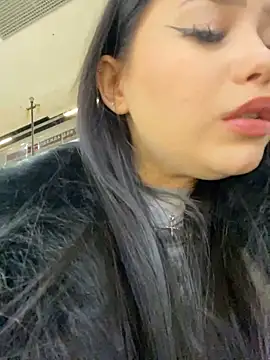 Snapshot of Chloe__Moon chatting on December 22, 2024, 7:10 pm Chloe Moon online show from December 22, 2024, 7:10 pm