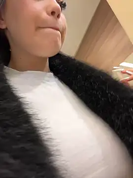 Snapshot of Chloe__Moon chatting on January 10, 2025, 2:45 pm Chloe Moon online show from January 10, 2025, 2:45 pm