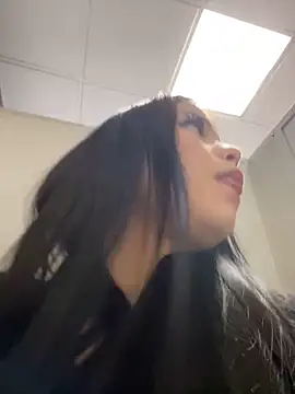 Snapshot of Chloe__Moon chatting on January 21, 2025, 1:32 pm Chloe Moon online show from January 21, 2025, 1:32 pm