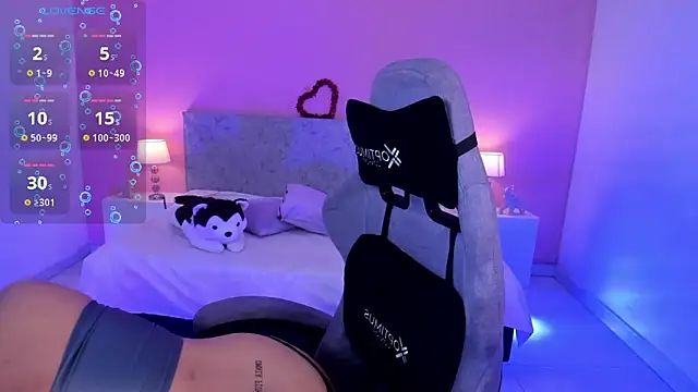 Snapshot of LunaRose5 chatting on March 2, 2025, 3:45 am LunaRose5 online show from March 2, 2025, 3:45 am