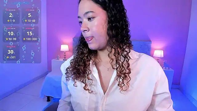 Snapshot of LunaRose5 chatting on March 8, 2025, 3:28 am LunaRose5 online show from March 8, 2025, 3:28 am