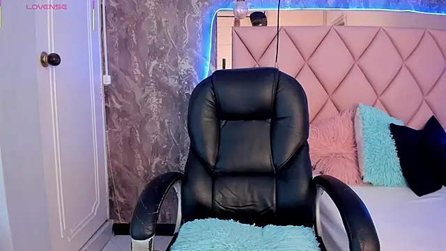 AntonellaQueenn online show from February 23, 2025, 11:22 am