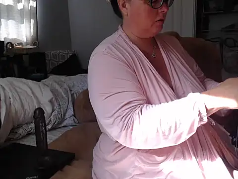 LauLauPAWG online show from September 26, 2025, 7:18 pm