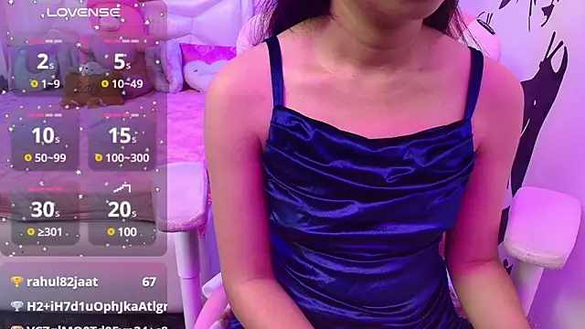 Snapshot of YourKusu chatting on January 14, 2025, 12:43 am YourKusu online show from January 14, 2025, 12:43 am