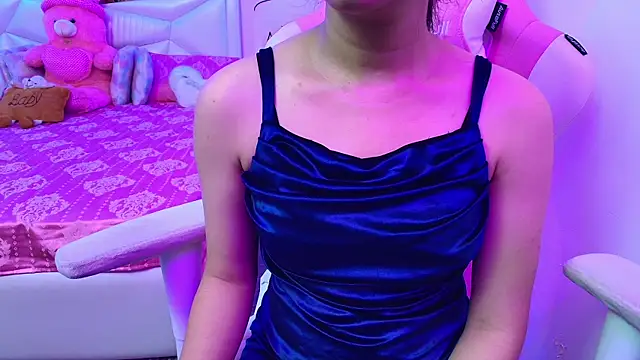 Snapshot of YourKusu chatting on February 25, 2025, 9:35 pm YourKusu online show from February 25, 2025, 9:35 pm