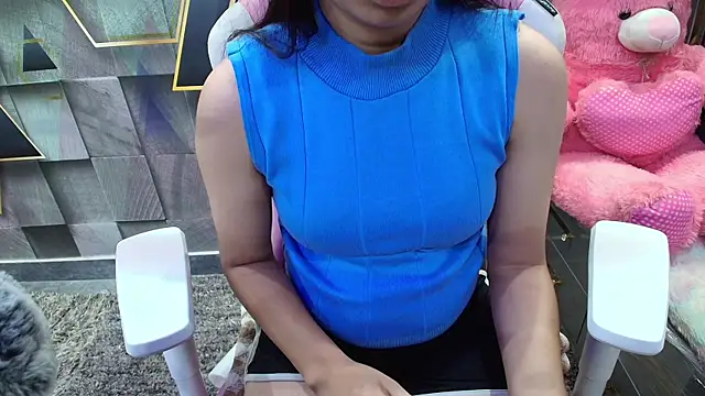 Snapshot of YourKusu chatting on October 10, 2025, 11:09 am YourKusu online show from October 10, 2025, 11:09 am