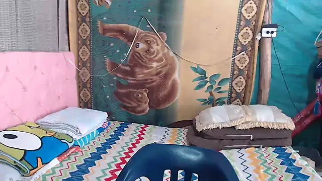 Snapshot of mom_son_dirty chatting on November 5, 2025, 2:17 pm mom son dirty online show from November 5, 2025, 2:17 pm