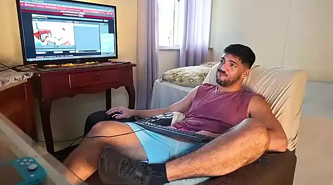 Snapshot of LUH133 chatting on March 12, 2025, 5:28 pm LUH133 online show from March 12, 2025, 5:28 pm