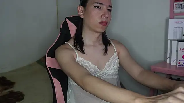 Snapshot of Flaream_angel chatting on November 2, 2025, 5:15 pm Flaream angel online show from November 2, 2025, 5:15 pm