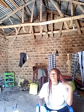 Black juicy24 online show from November 25, 2025, 9:20 am