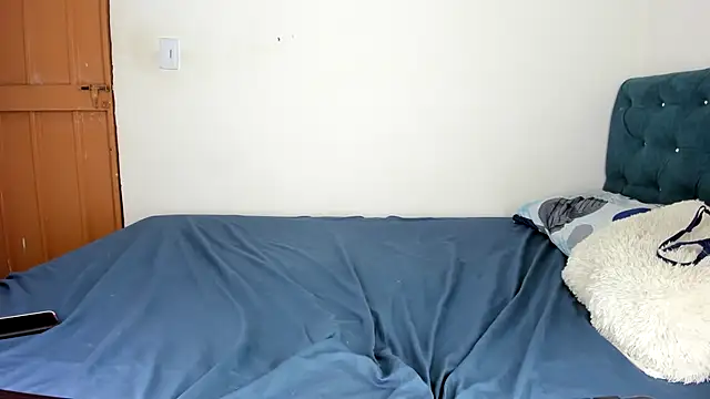 Snapshot of RachelJones_ chatting on December 28, 2024, 10:36 am RachelJones online show from December 28, 2024, 10:36 am