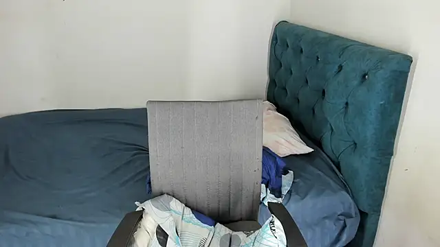 Snapshot of RachelJones_ chatting on January 7, 2025, 4:18 am RachelJones online show from January 7, 2025, 4:18 am