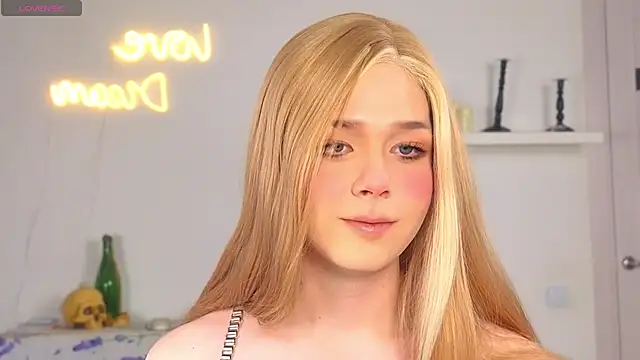 Snapshot of _yourFoxy_ chatting on October 15, 2025, 12:38 pm yourFoxy online show from October 15, 2025, 12:38 pm