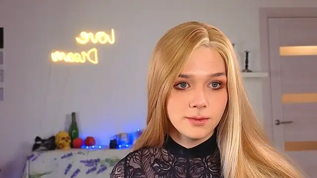 Snapshot of _yourFoxy_ chatting on November 3, 2025, 4:41 pm yourFoxy online show from November 3, 2025, 4:41 pm