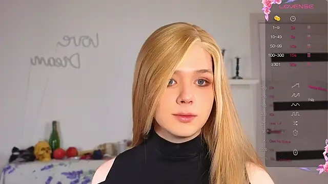 Snapshot of _yourFoxy_ chatting on November 6, 2025, 12:39 pm yourFoxy online show from November 6, 2025, 12:39 pm