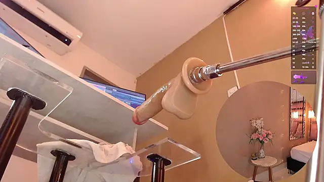 Snapshot of LunaAridi chatting on January 26, 2025, 8:45 pm LunaAridi online show from January 26, 2025, 8:45 pm