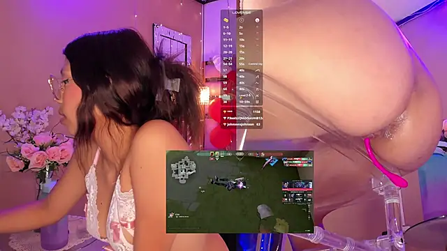 Snapshot of LunaAridi chatting on February 6, 2025, 12:43 am LunaAridi online show from February 6, 2025, 12:43 am