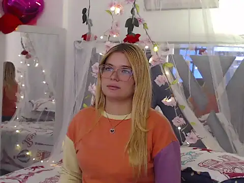 Steisyromero7 online show from November 18, 2025, 3:05 pm