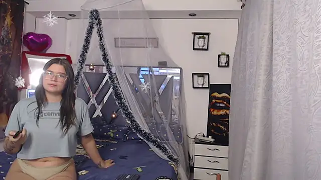 Steisyromero7 online show from November 29, 2025, 1:14 pm