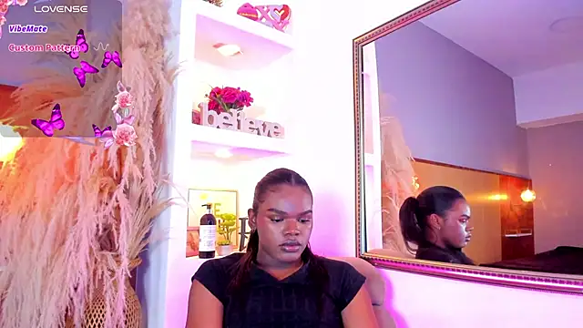 CamiEstrada online show from February 13, 2025, 1:40 am