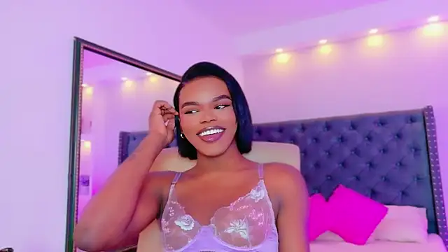 CamiEstrada online show from September 25, 2025, 7:45 am