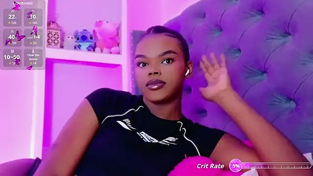 CamiEstrada online show from October 17, 2025, 11:18 pm