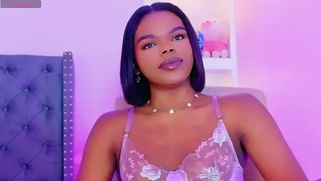 CamiEstrada online show from October 31, 2025, 8:32 pm