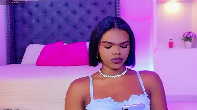 CamiEstrada online show from November 2, 2025, 12:57 am