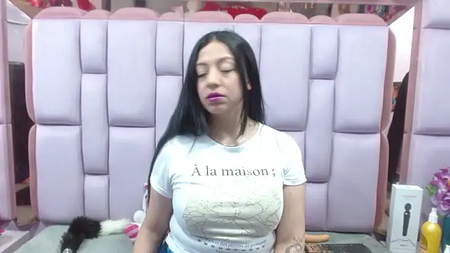 Snapshot of slut_anal_ chatting on February 18, 2025, 9:20 pm slut anal online show from February 18, 2025, 9:20 pm