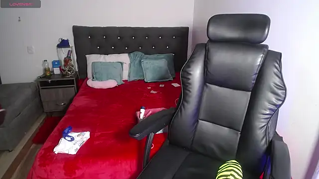 girl naugthy online show from October 19, 2025, 1:39 am