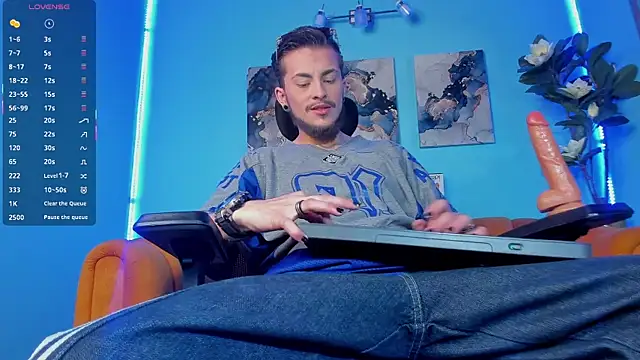  hairybeard  online show from September 14, 2025, 3:11 pm