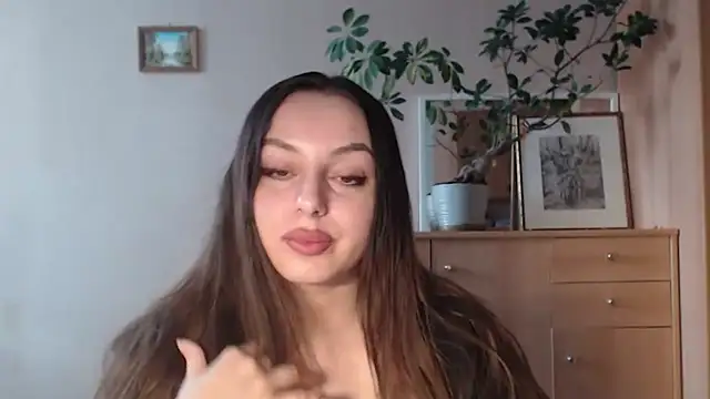 courtneyPerfect online show from January 27, 2025, 7:45 am