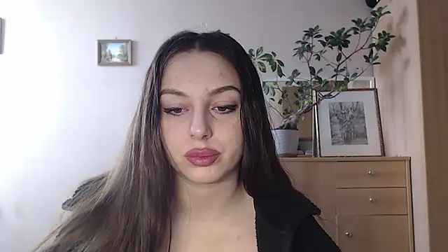 courtneyPerfect online show from January 28, 2025, 7:43 am