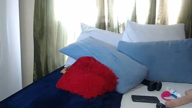 Foxybrownxx1 online show from November 9, 2025, 7:28 am