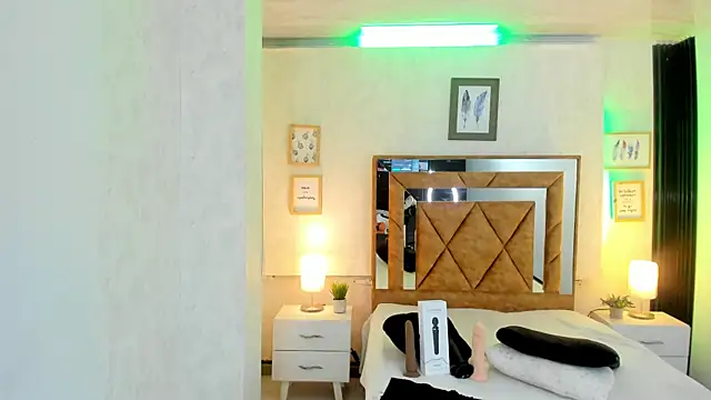 MirandaRossi online show from January 23, 2025, 2:23 am