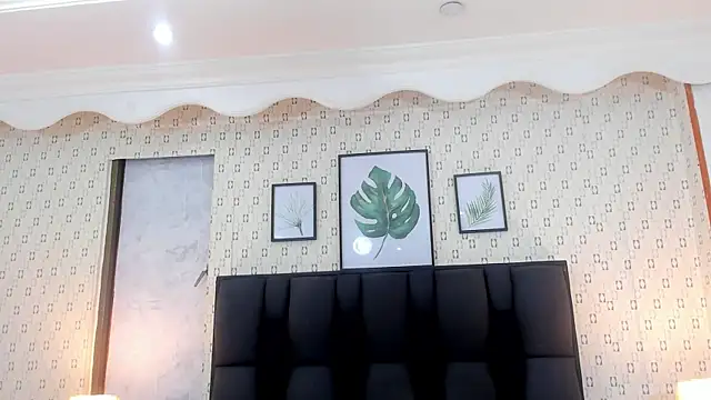 MirandaRossi online show from February 4, 2025, 3:00 am