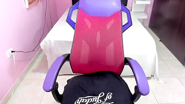 Snapshot of mommy_whore_slut chatting on March 6, 2025, 11:58 am mommy whore slut online show from March 6, 2025, 11:58 am