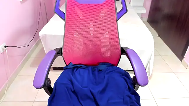 Snapshot of mommy_whore_slut chatting on March 14, 2025, 11:56 am mommy whore slut online show from March 14, 2025, 11:56 am