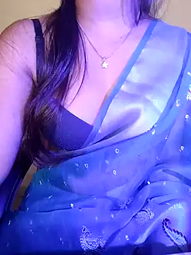 Snapshot of QueenOfHeart_07 chatting on January 21, 2025, 4:37 pm QueenOfHeart 07 online show from January 21, 2025, 4:37 pm