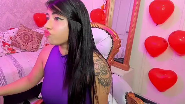 Sexy cristall  online show from February 21, 2025, 8:05 pm